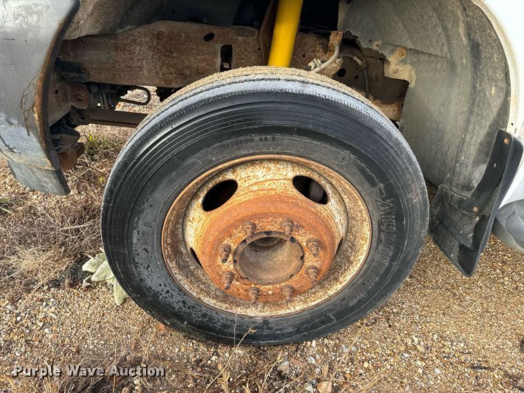 image for item NM9170 2003 Ford F550 Super Duty XL  bucket truck