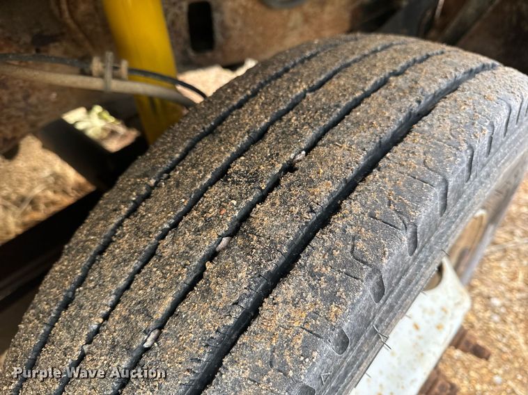 image for item NM9170 2003 Ford F550 Super Duty XL  bucket truck