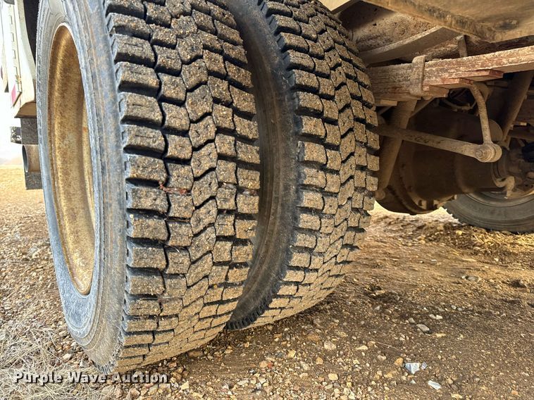 image for item NM9170 2003 Ford F550 Super Duty XL  bucket truck