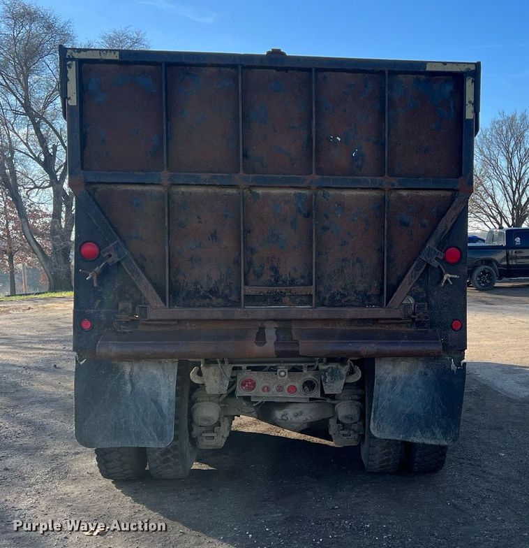 image for item NN9310 2001 Mack RD688S  dump truck