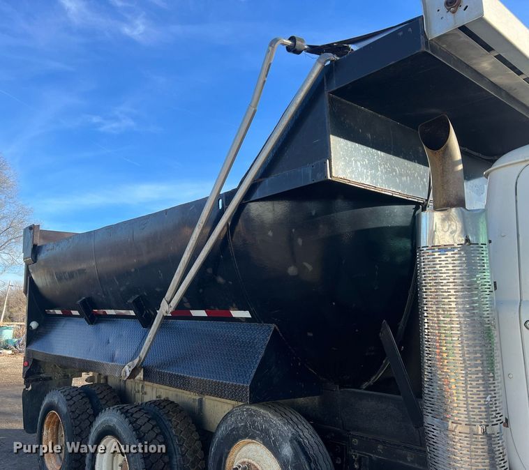 image for item NN9310 2001 Mack RD688S  dump truck