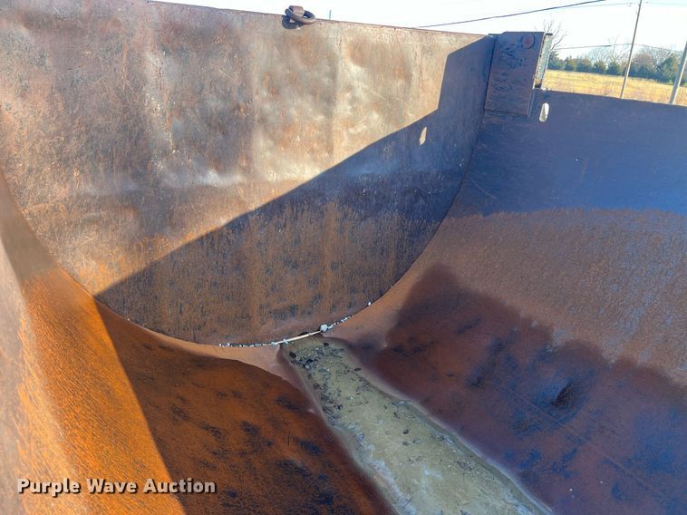 image for item NN9310 2001 Mack RD688S  dump truck