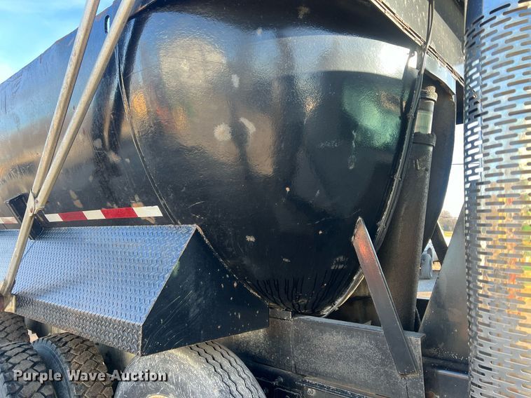 image for item NN9310 2001 Mack RD688S  dump truck