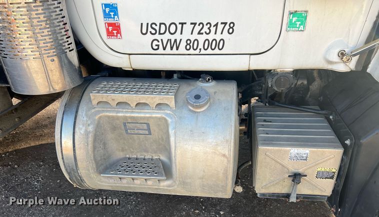 image for item NN9310 2001 Mack RD688S  dump truck