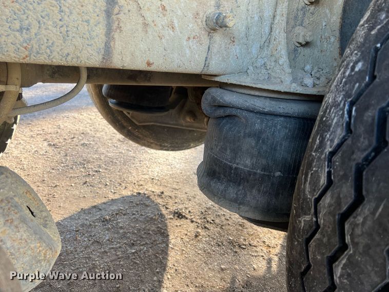 image for item NN9310 2001 Mack RD688S  dump truck