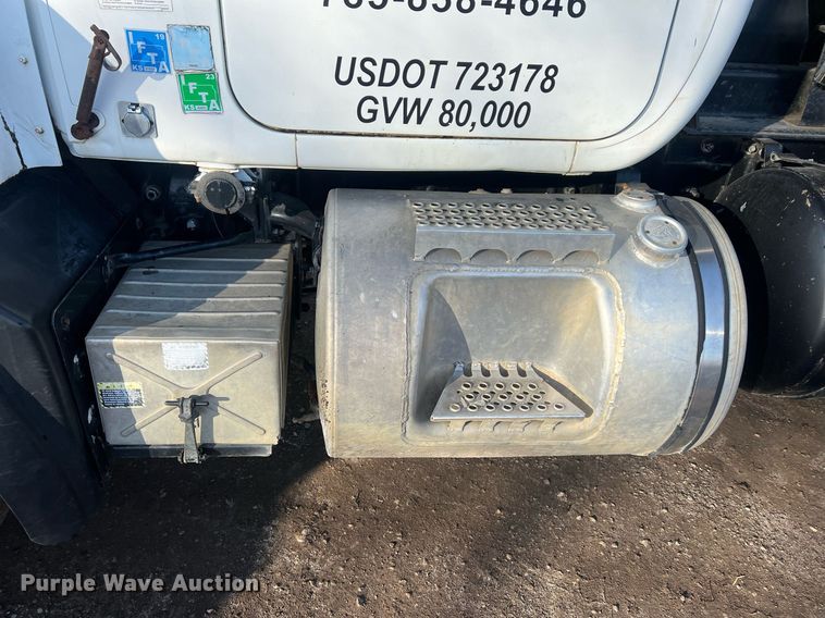 image for item NN9310 2001 Mack RD688S  dump truck