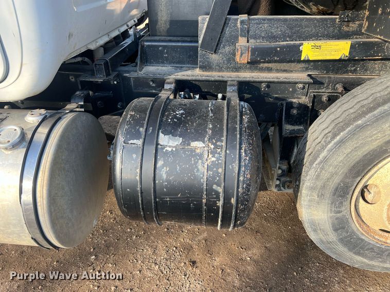 image for item NN9310 2001 Mack RD688S  dump truck