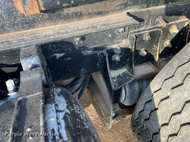 image for item NN9310 2001 Mack RD688S  dump truck