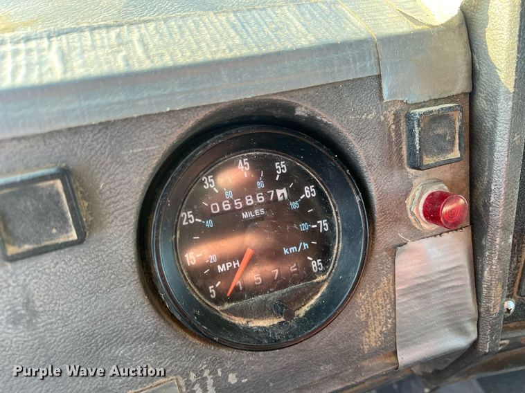 image for item NN9310 2001 Mack RD688S  dump truck