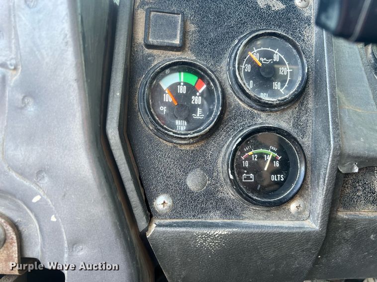 image for item NN9310 2001 Mack RD688S  dump truck