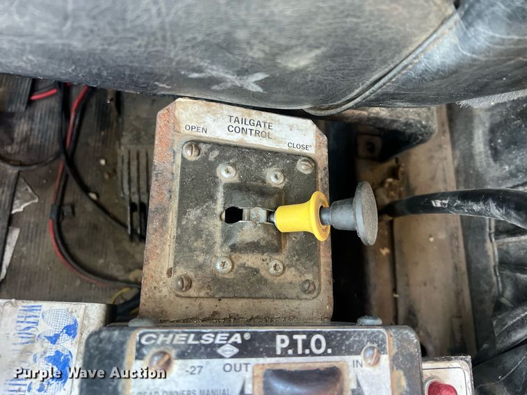 image for item NN9310 2001 Mack RD688S  dump truck