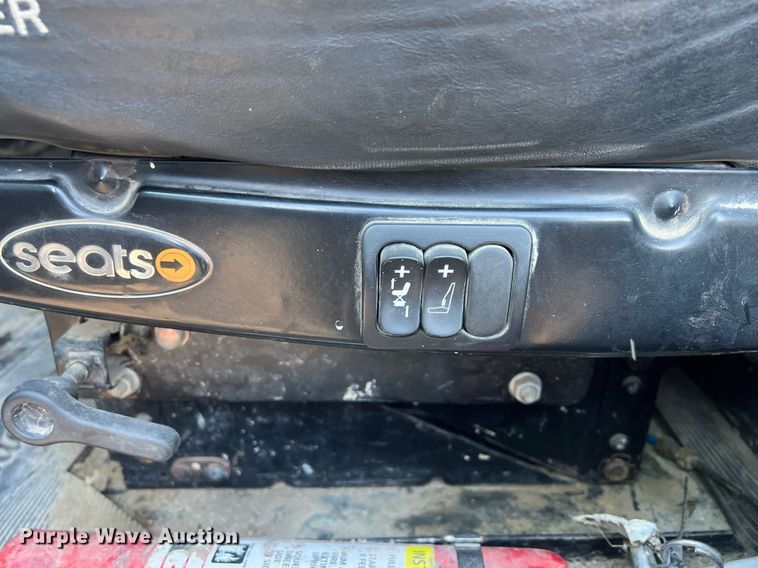 image for item NN9310 2001 Mack RD688S  dump truck