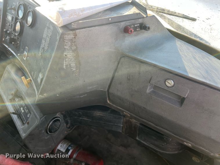 image for item NN9310 2001 Mack RD688S  dump truck