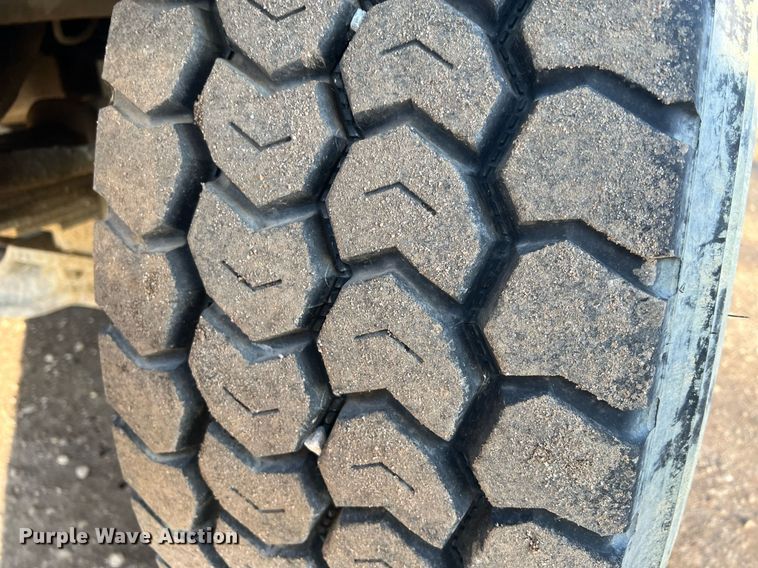 image for item NN9310 2001 Mack RD688S  dump truck