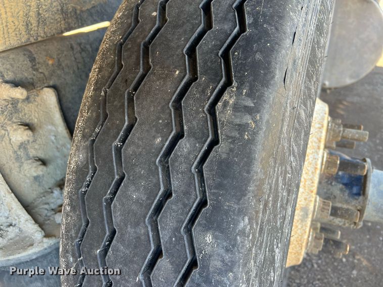 image for item NN9310 2001 Mack RD688S  dump truck