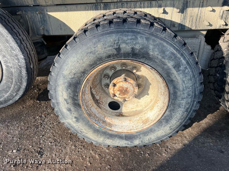 image for item NN9310 2001 Mack RD688S  dump truck