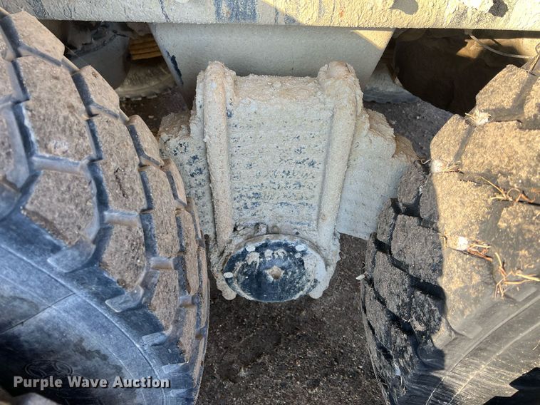 image for item NN9310 2001 Mack RD688S  dump truck