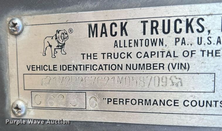 image for item NN9310 2001 Mack RD688S  dump truck