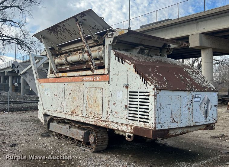 image for item NN9315 Metso Lokotrack ST171  screening plant