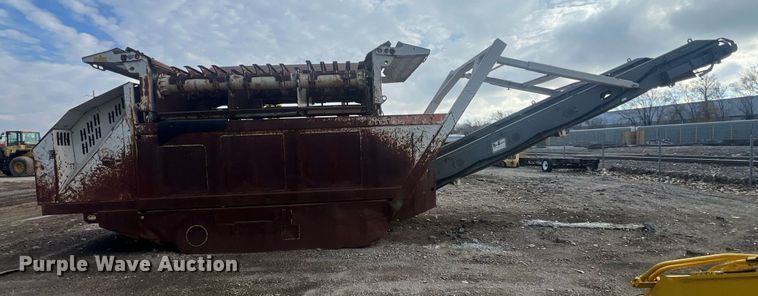 image for item NN9315 Metso Lokotrack ST171  screening plant