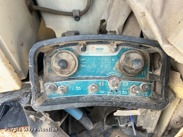 image for item NN9315 Metso Lokotrack ST171  screening plant