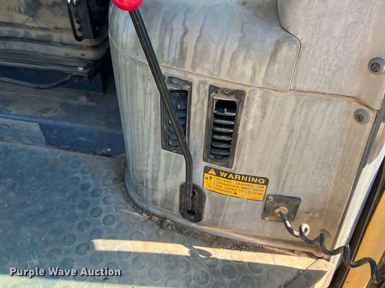 image for item NN9316 New Holland DC180  dozer