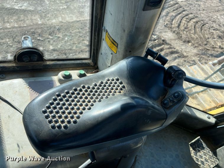 image for item NN9316 New Holland DC180  dozer