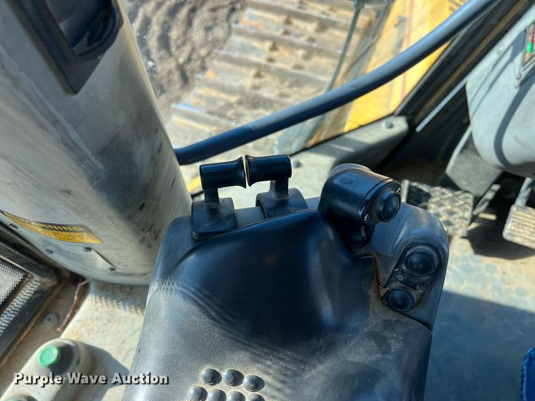 image for item NN9316 New Holland DC180  dozer