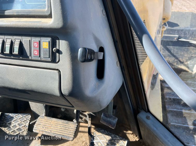 image for item NN9316 New Holland DC180  dozer