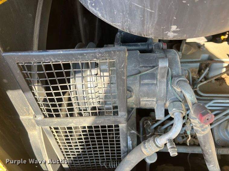 image for item NN9316 New Holland DC180  dozer