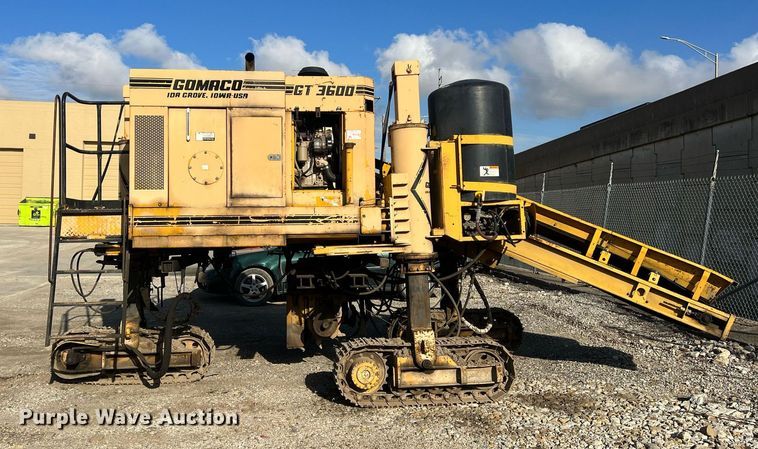 image for item NN9317 1996 Gomaco GT3600  slip form paver