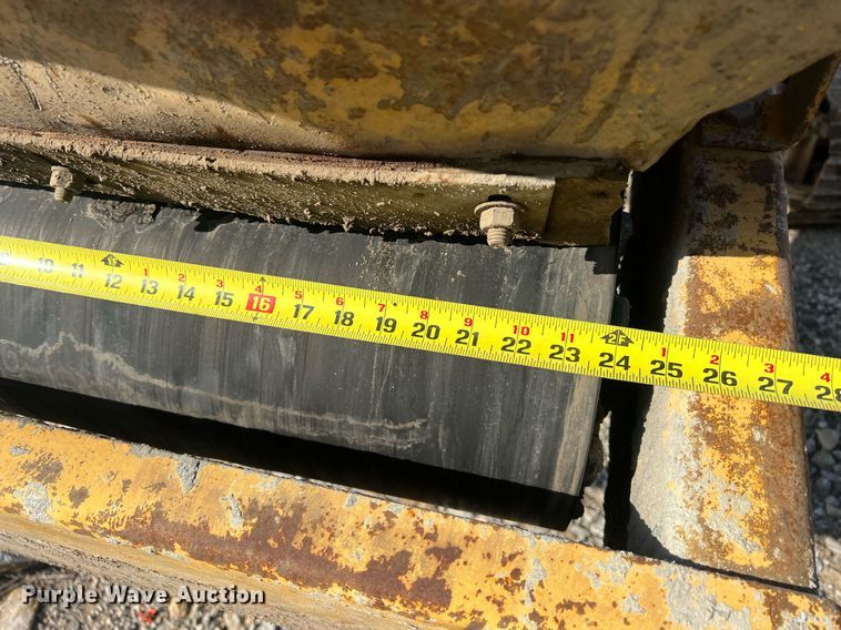 image for item NN9317 1996 Gomaco GT3600  slip form paver