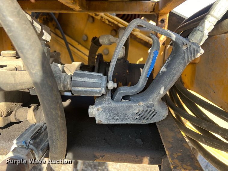 image for item NN9317 1996 Gomaco GT3600  slip form paver