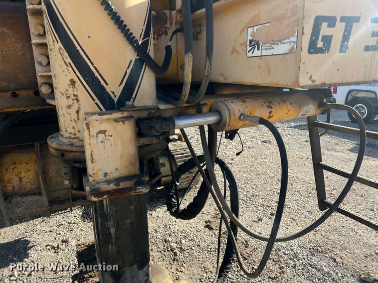 image for item NN9317 1996 Gomaco GT3600  slip form paver