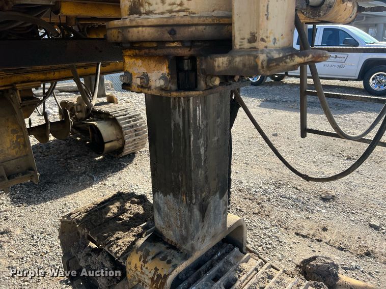 image for item NN9317 1996 Gomaco GT3600  slip form paver