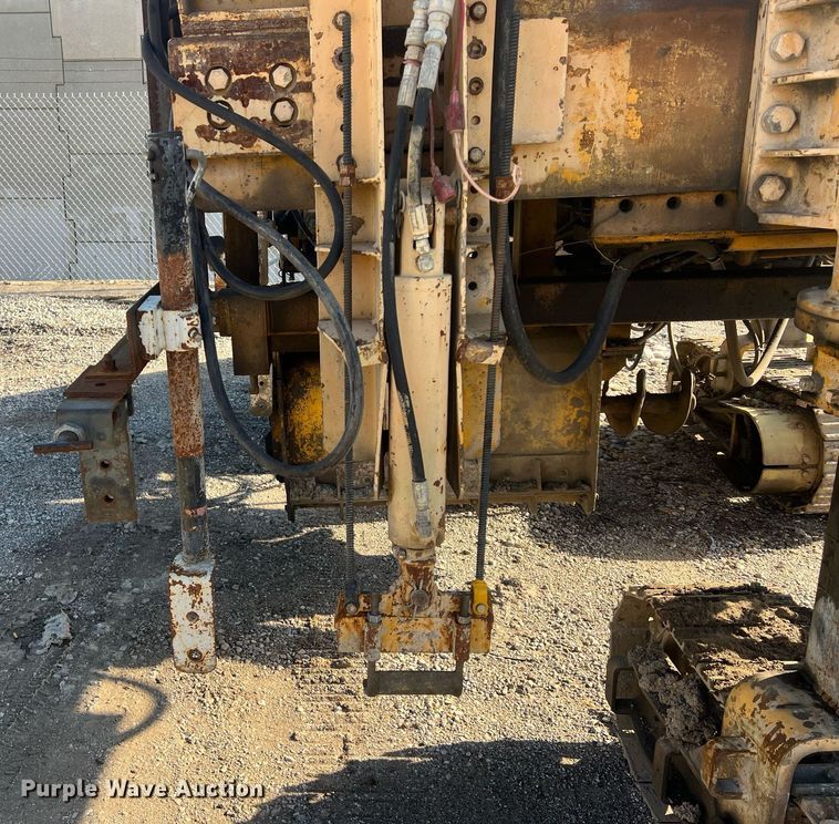 image for item NN9317 1996 Gomaco GT3600  slip form paver