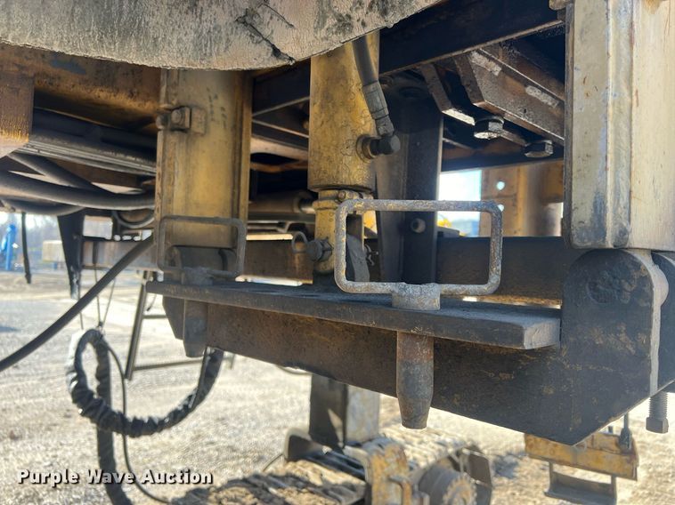 image for item NN9317 1996 Gomaco GT3600  slip form paver