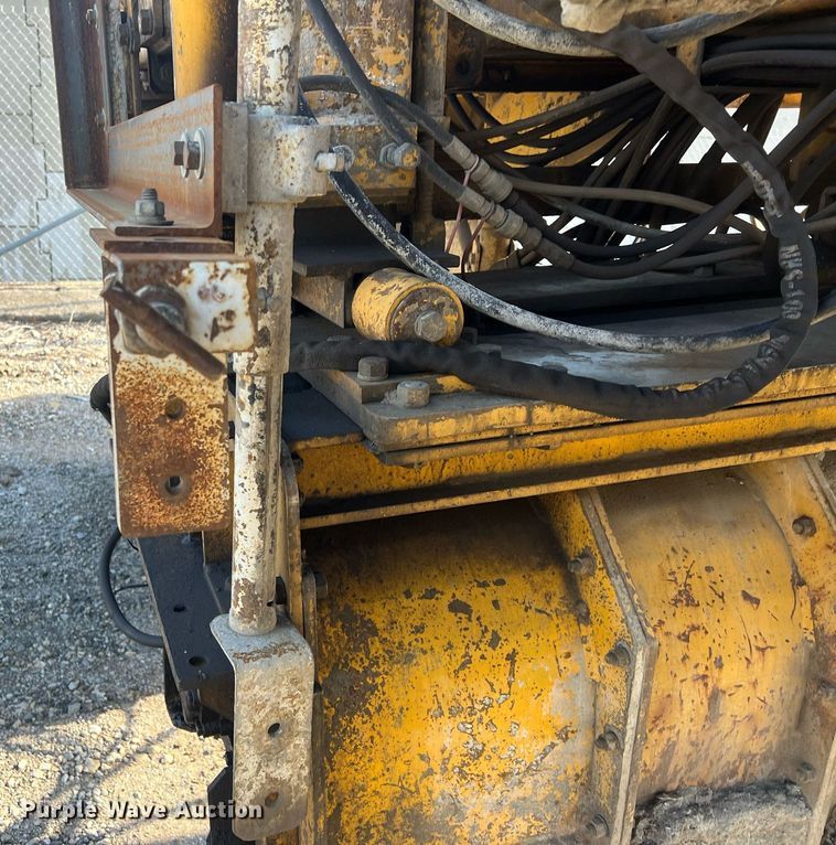 image for item NN9317 1996 Gomaco GT3600  slip form paver