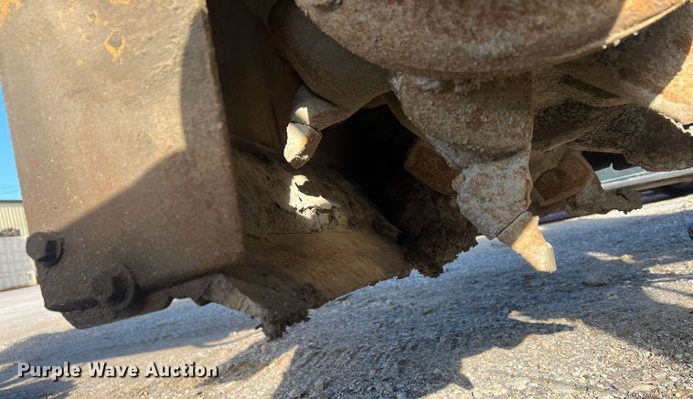 image for item NN9317 1996 Gomaco GT3600  slip form paver