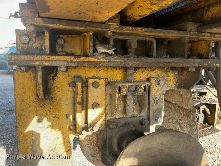 image for item NN9317 1996 Gomaco GT3600  slip form paver