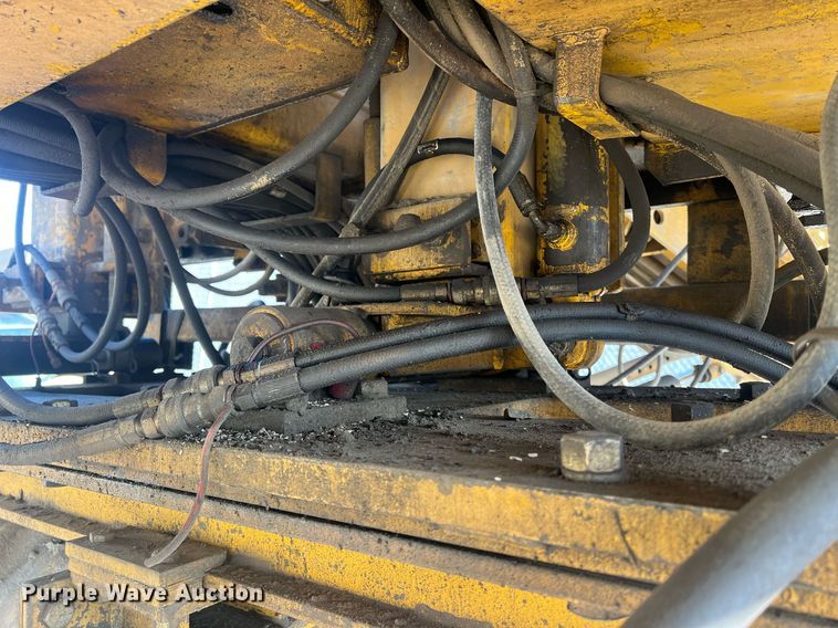 image for item NN9317 1996 Gomaco GT3600  slip form paver