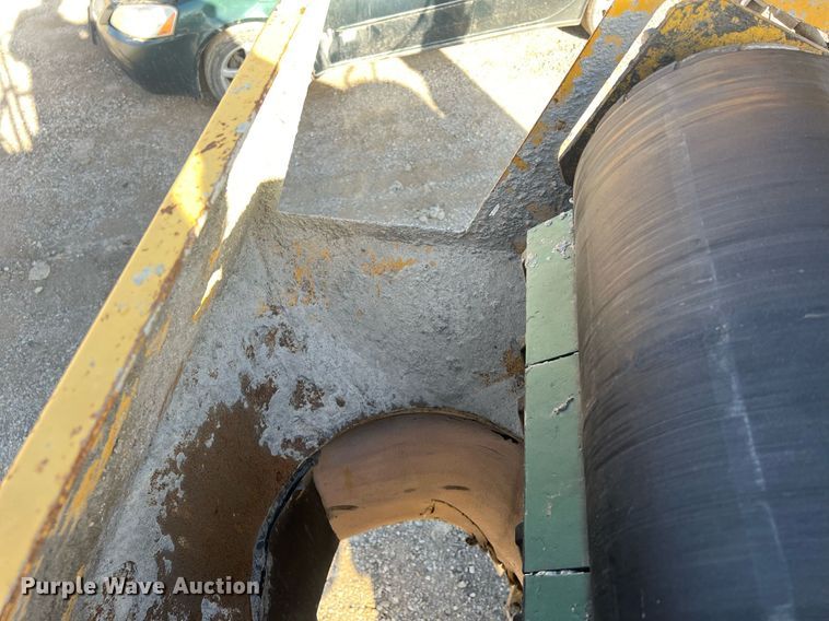 image for item NN9317 1996 Gomaco GT3600  slip form paver