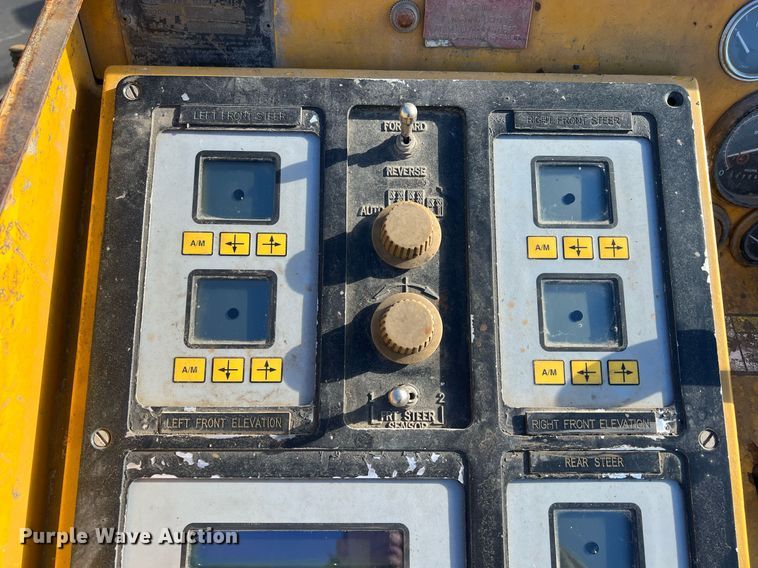 image for item NN9317 1996 Gomaco GT3600  slip form paver