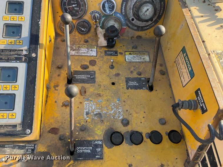 image for item NN9317 1996 Gomaco GT3600  slip form paver