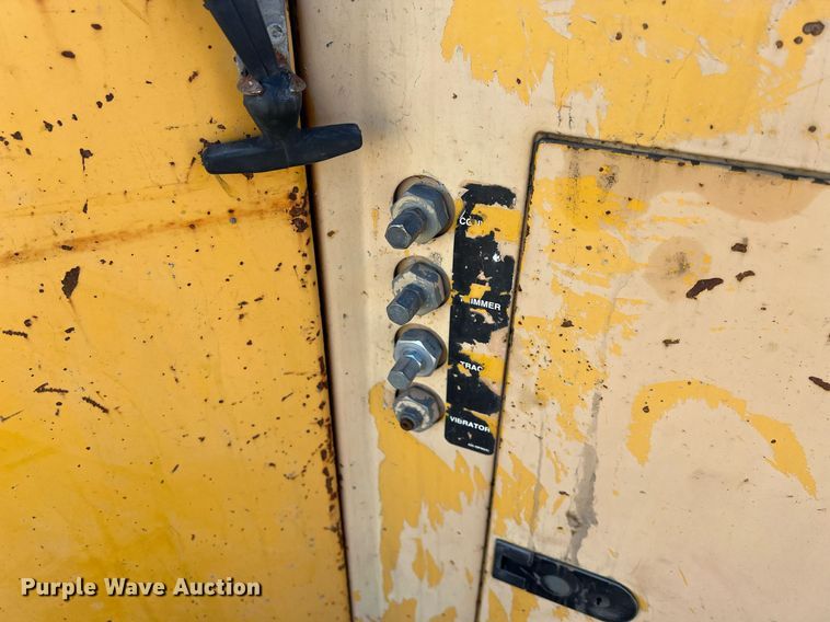 image for item NN9317 1996 Gomaco GT3600  slip form paver