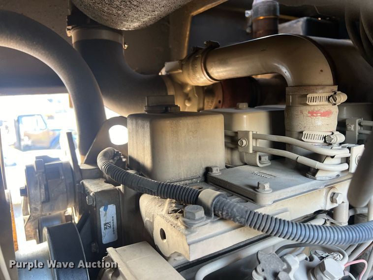 image for item NN9317 1996 Gomaco GT3600  slip form paver