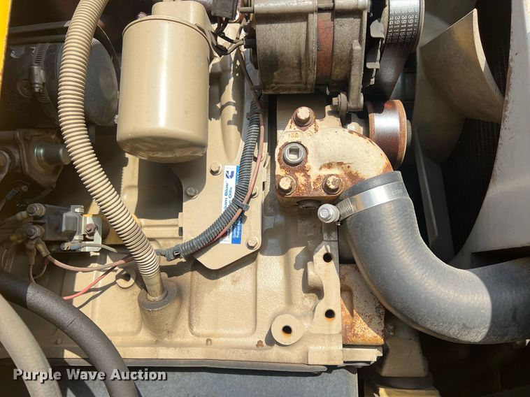 image for item NN9317 1996 Gomaco GT3600  slip form paver