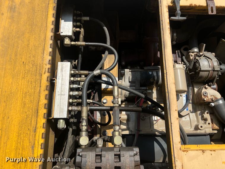 image for item NN9317 1996 Gomaco GT3600  slip form paver