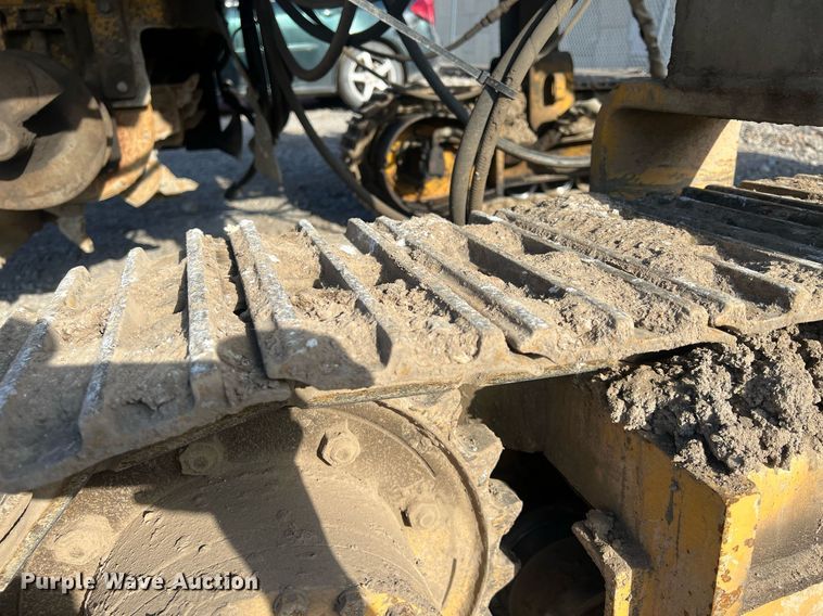 image for item NN9317 1996 Gomaco GT3600  slip form paver