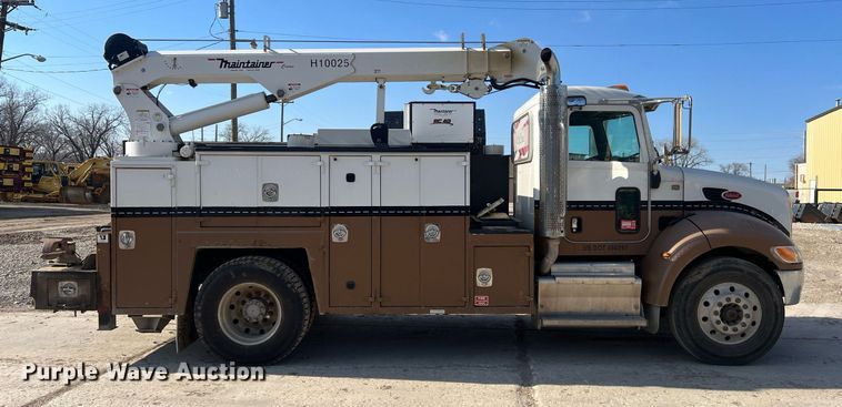 image for item NN9318 2014 Peterbilt 337  utility / service truck